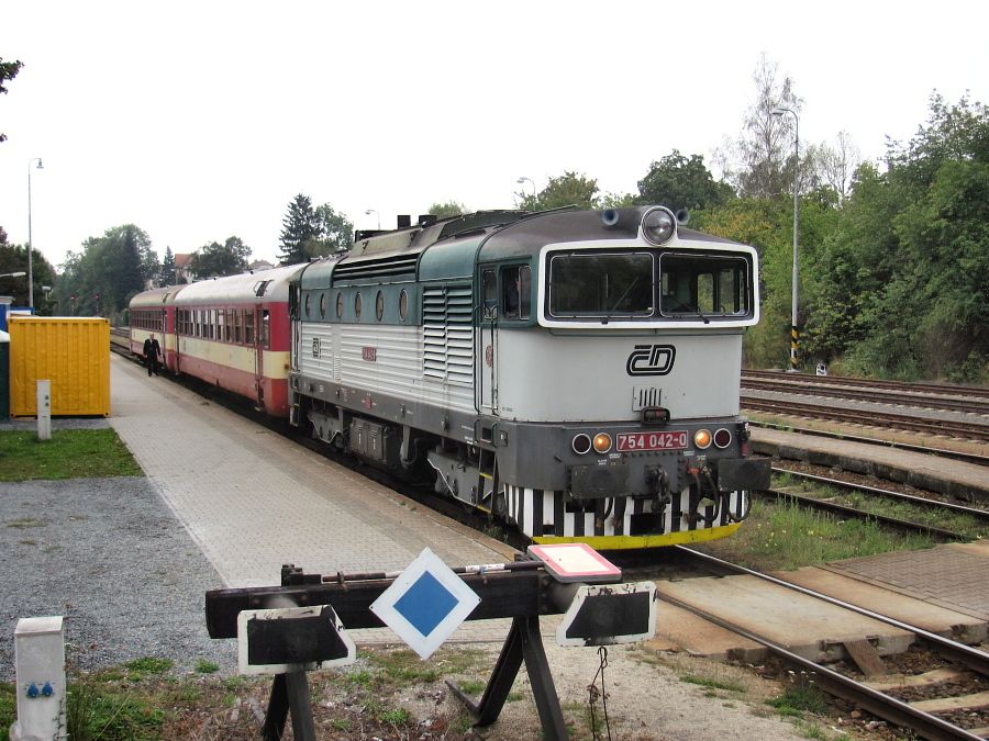 Os 4806 s lok. 754.042 + 2 vozy Bmx, Nm욝 nad Oslavou 18. 9. 2012