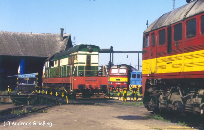 CD-771 111 in locomotive depot Sokolov (today closed), gathering with 781 580 and 781 578, 6 June 96