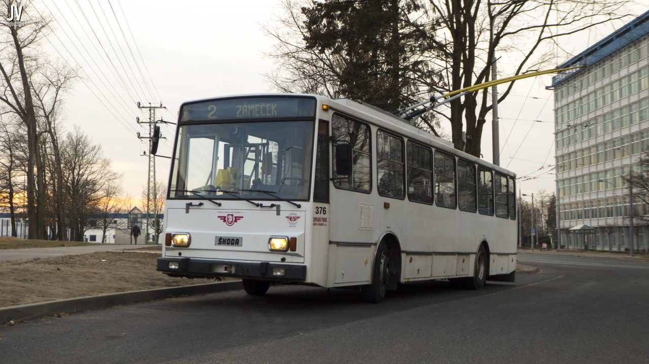 Zahjen provozu na trolejbusov trat Zmeek a Ohrazenice.