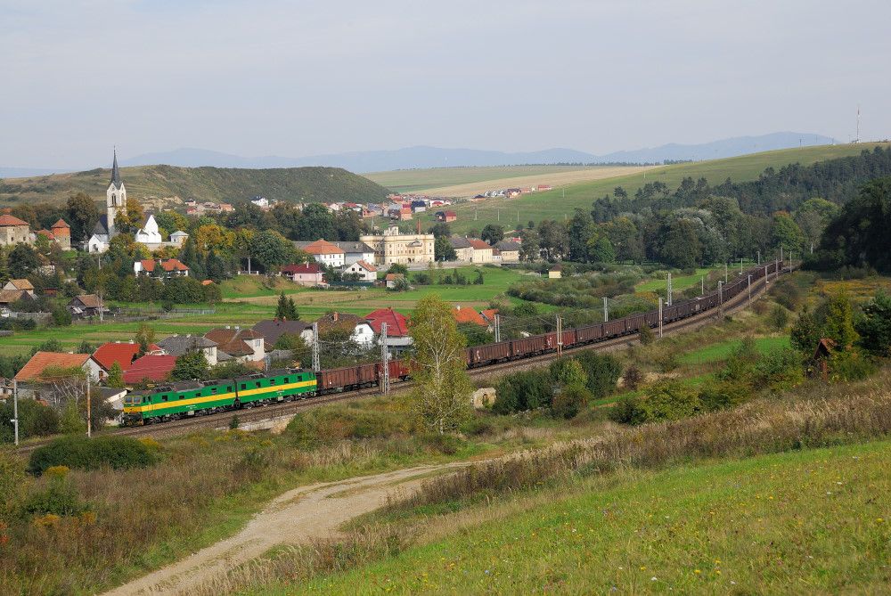 Markuovce, vlak smr zpad, 28.9.2016, as 13:10