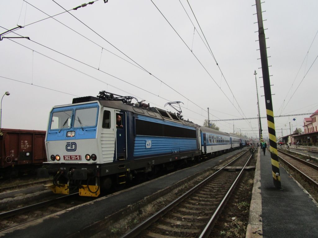362.131 s osobnm vlakem do Milovic - elkovice 13.10.2015