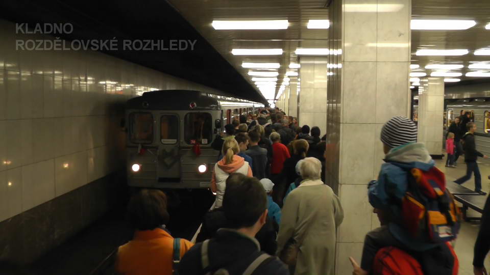 2014 05 08 - Metro Praha - 40 let - Synchronizovan pjezd historickch souprav ES a 81-71