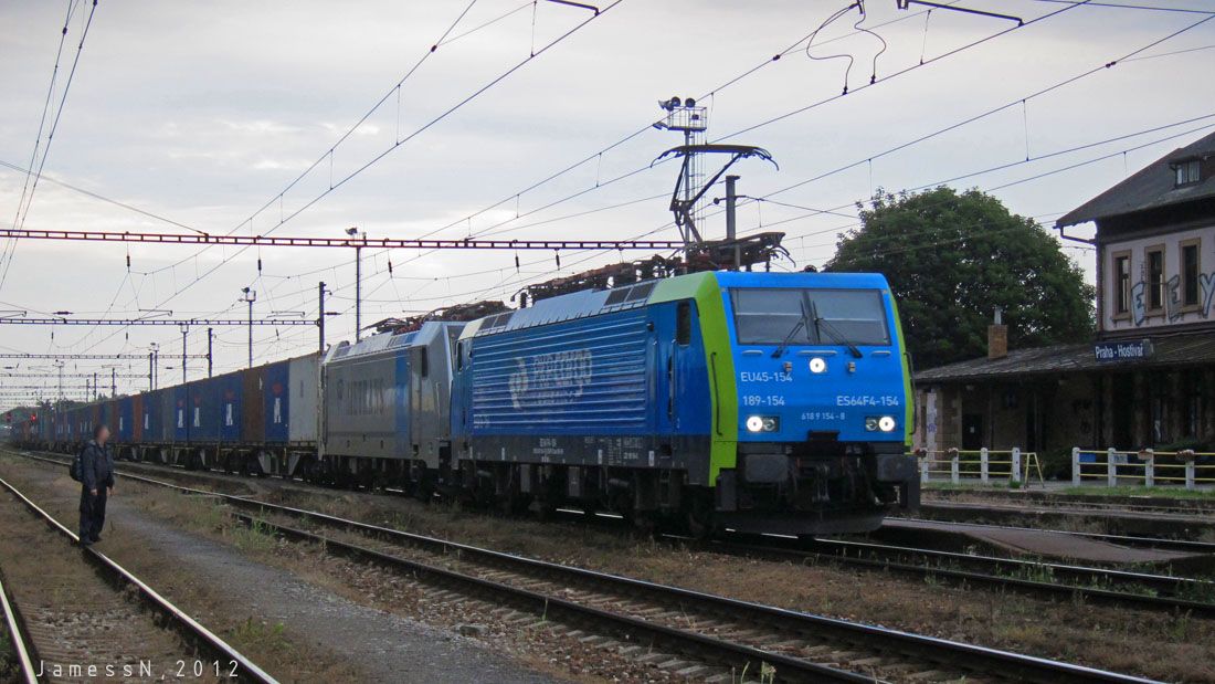 E189.154+E186.187 s Nex do Duisburgu, Praha-Hostiva