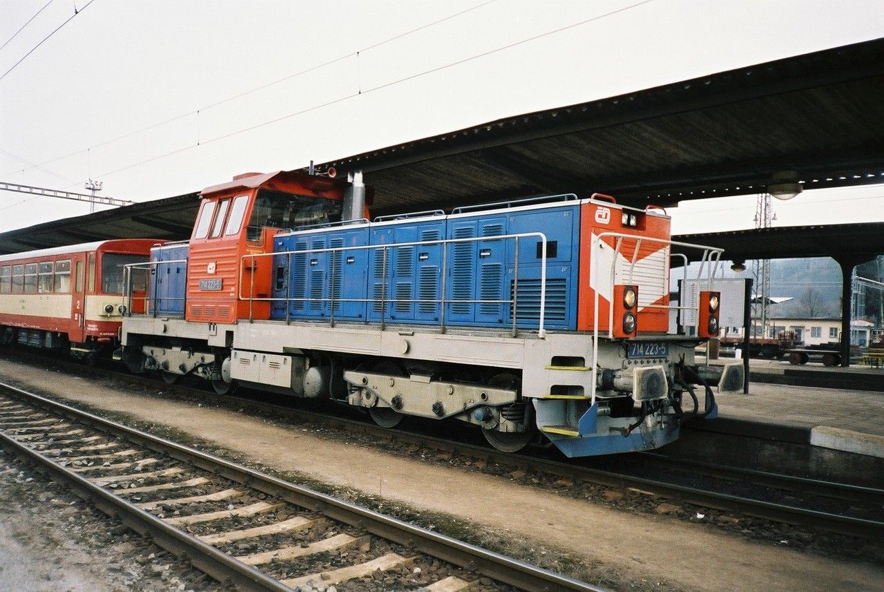 714.223 (DKV Brno) v st. Tinov, 12.4.2003