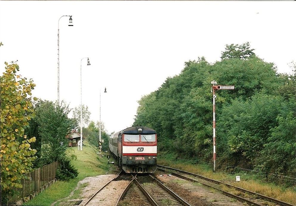 Rychlk s bvalou jihlavskou 749 019 vjd do Pottejna (2002)
