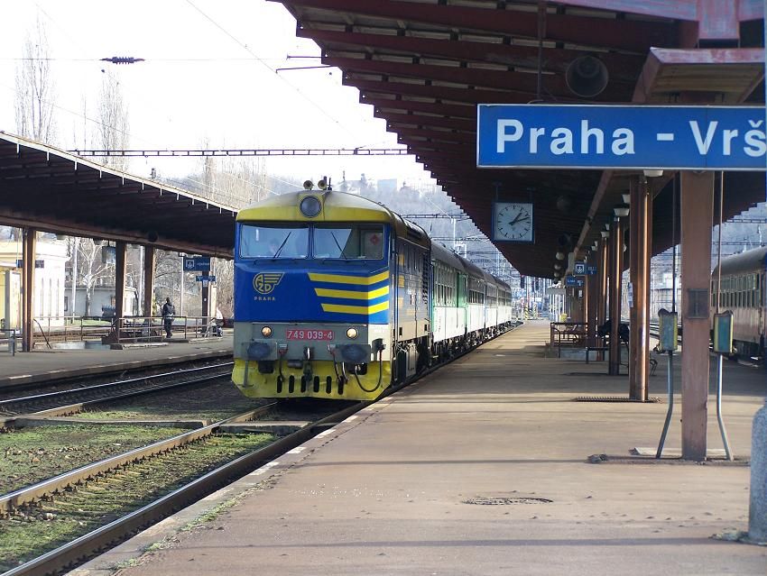 749 039 na ele R 1144 - Praha Vrovice - 16.1.2011.