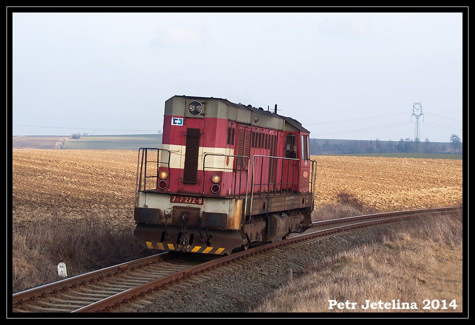 742.272-8, 21.2.2014, Svobodn Hemanice (lokomotiva pijd pro naloen vozy)