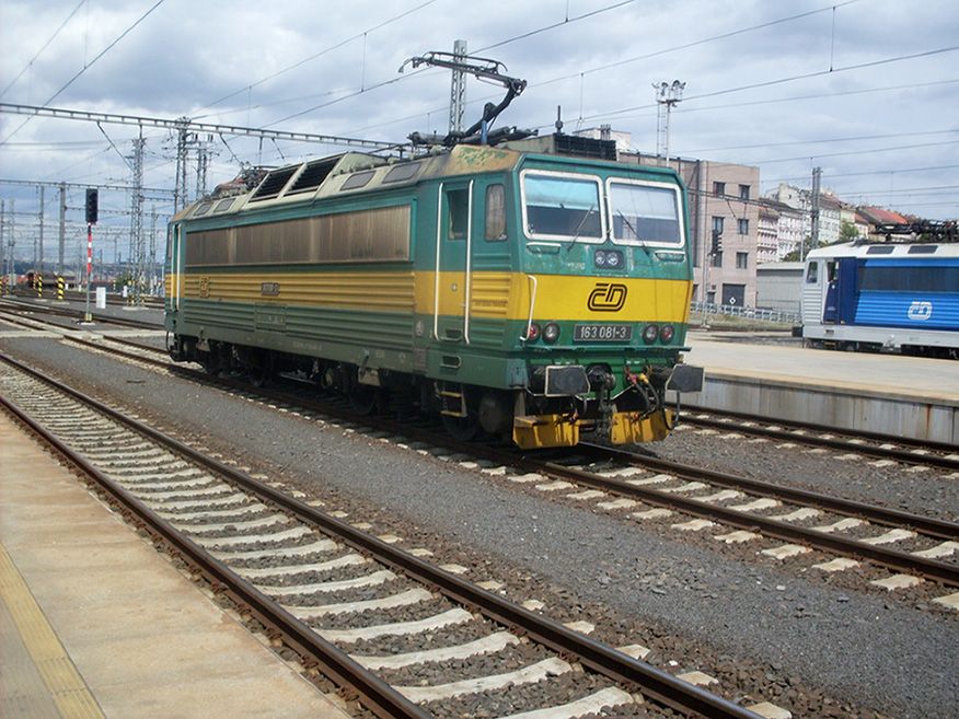 163 081-3 ve stanici Praha hl. n.