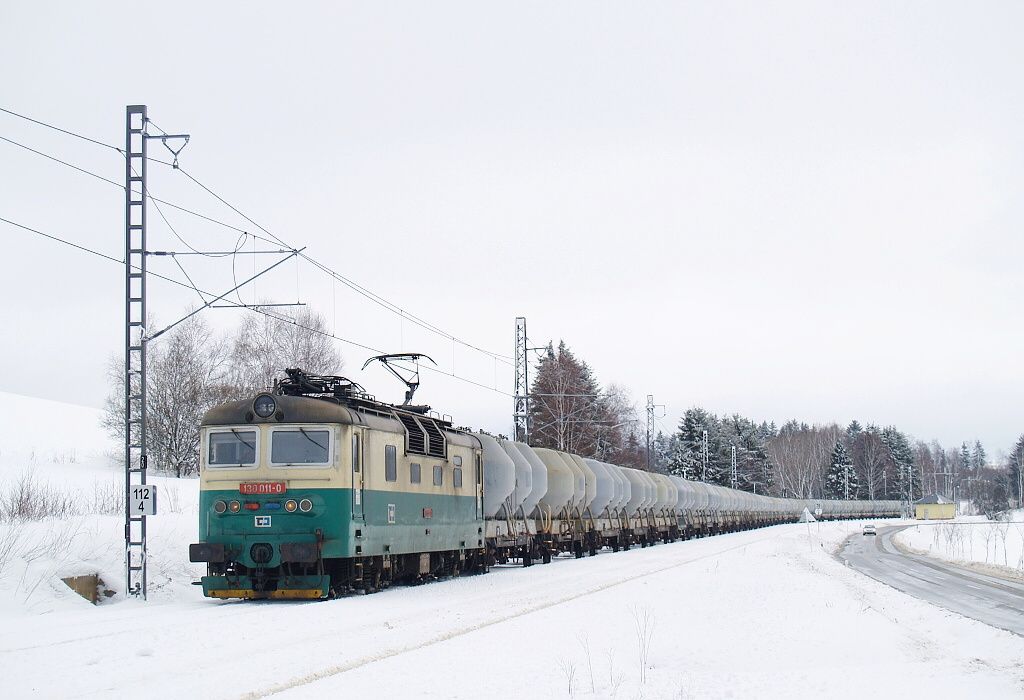 130 011 s ucelenm vlakem sody do Rakovka, vjd do stanice Lichkov