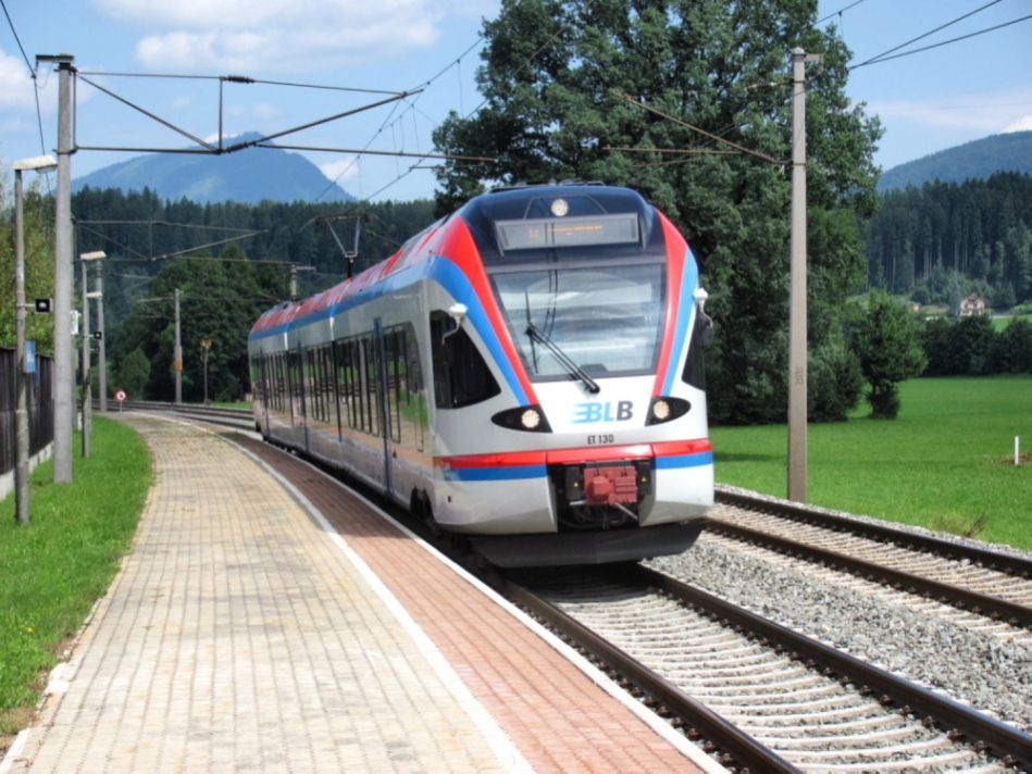 Flirt BLB na spoji S-Bahn Salzburg v zastvce Bad Vigaun