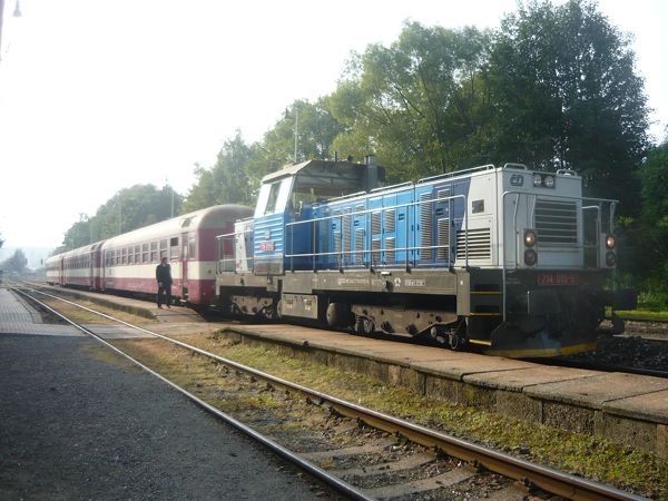 Pjezd Os 3531 do Moravskho Berouna,nsleduje objdn soupravy na Os 3534