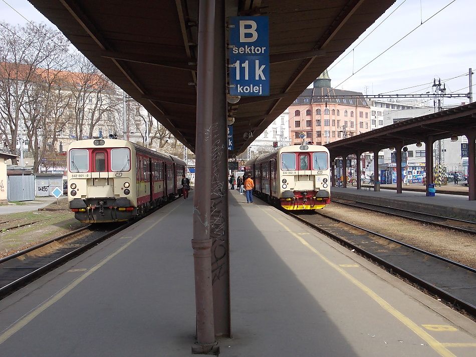 842.001 (Os 4408) a 842.002 (Os 4832), Brno hl. n., 10. 4. 2012
