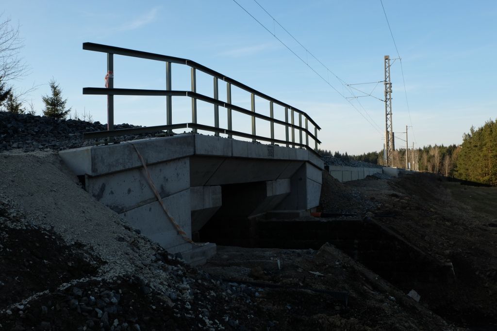 Rekonstruovan most pes poln cestu u Suk, 23. 3. 2015