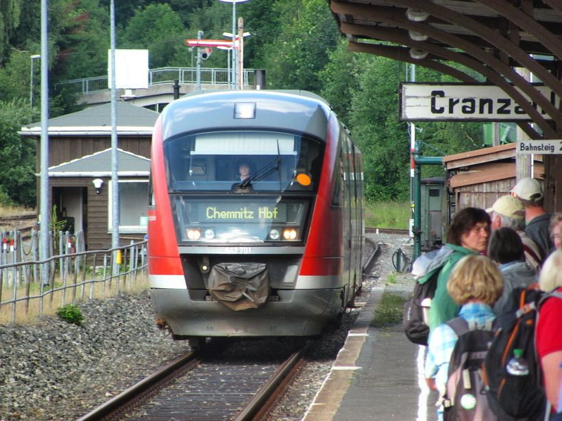 Cranzahl, pjezd vlaku z Vejprt; zajmavost: strojvedouc vlaku je ena. :-)