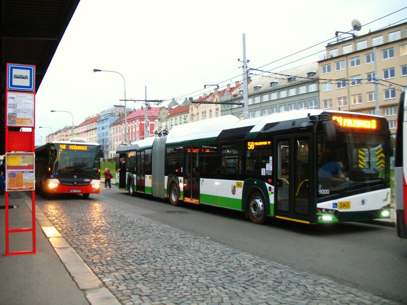Kloubov trolejbus KODA 27Tr na zkuebnch jzdch v Praze.