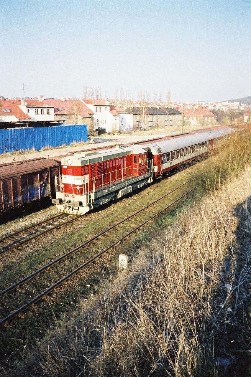 742.087 v R Bezdrev odjd z st. Rakovnk (od. 18:00), 31.3.2004