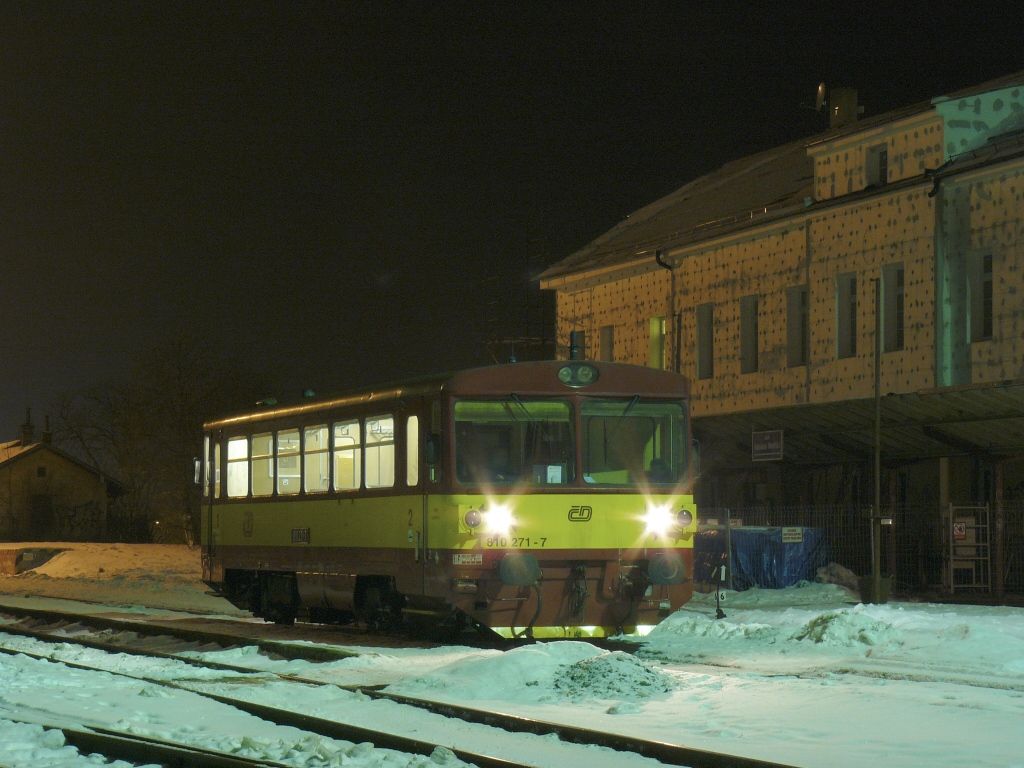 810 271-7 Holeov(Os 3937,1.2.2010,foto:M.Nesrsta)