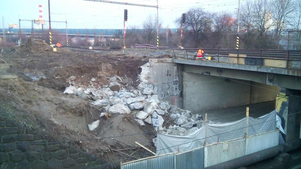 Zahradn msto: demolice oprky o novho mostu z roku 1962(?) 2.2.2019