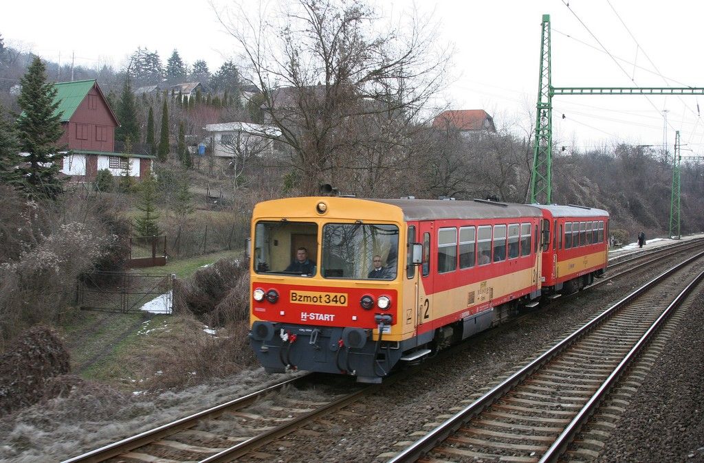 Bzmot 340 oput zastvku Fenyfeshegy na vlaku Vc - Balassagyarmat