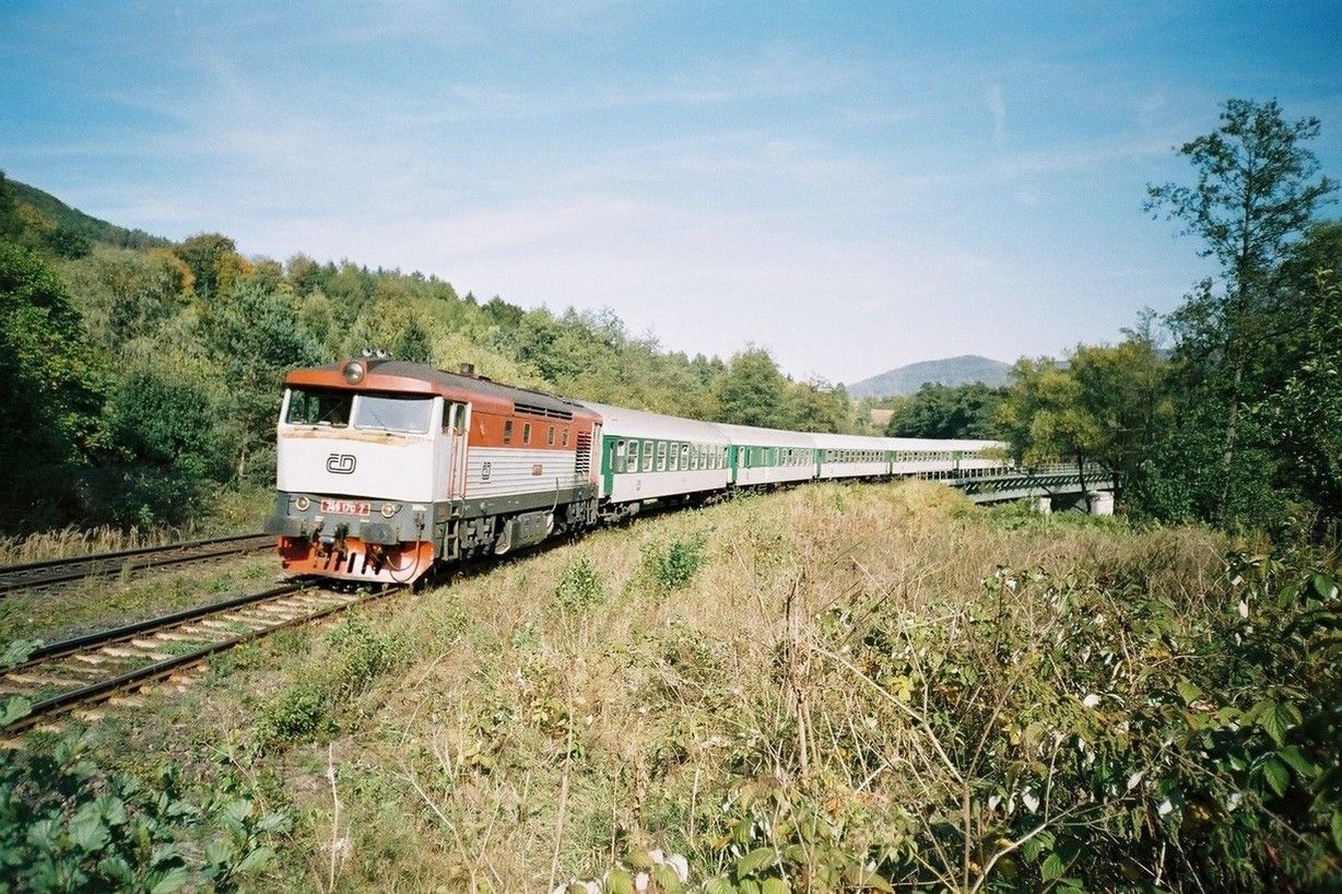 749.170 v R 812 z Kolna do Chebu mezi Str a Vojkovicemi nad Oh 26.9.2003