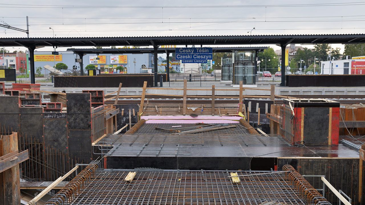 st. esk Tn, 22.8.2015 - rekonstrukce podchodu