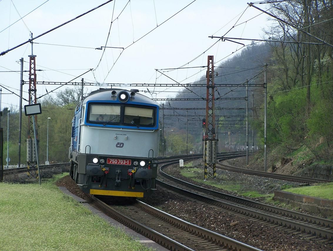 750 703 - R 1245 - Praha Velk Chuchle - 9.4.2011.