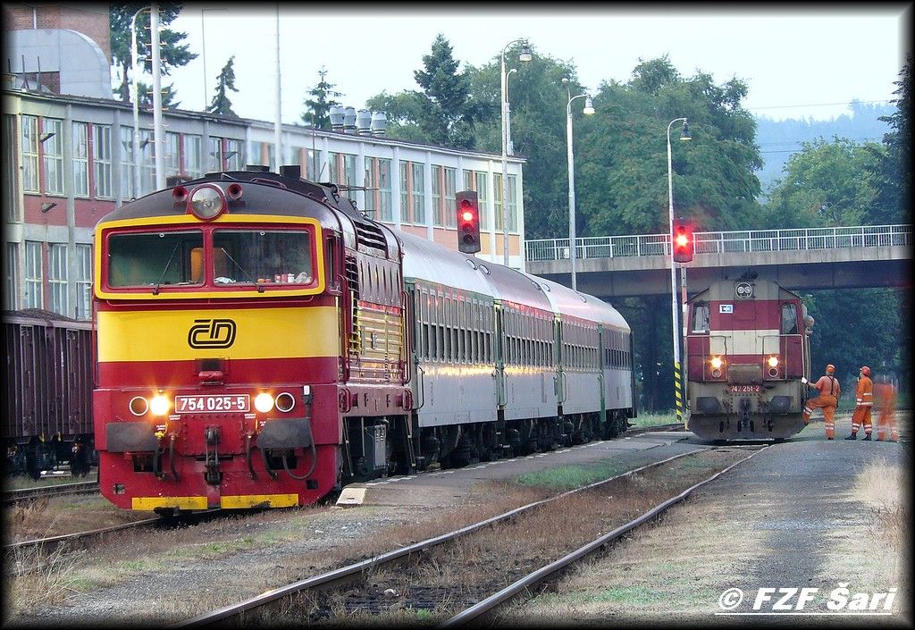 754 025 + 742 251 Zln sted