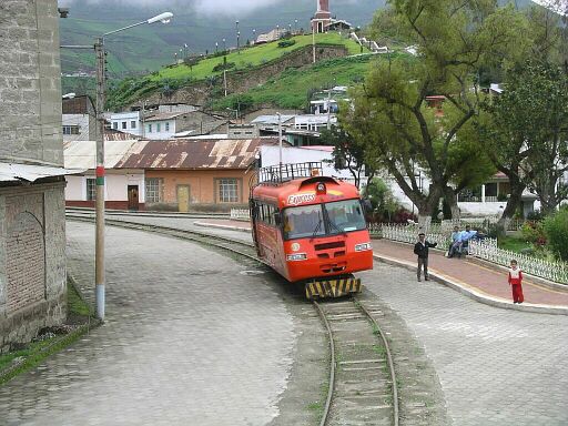 Ecuador The Autoferro (Ferrocarril) is a bus, driving on rails fotecua0535