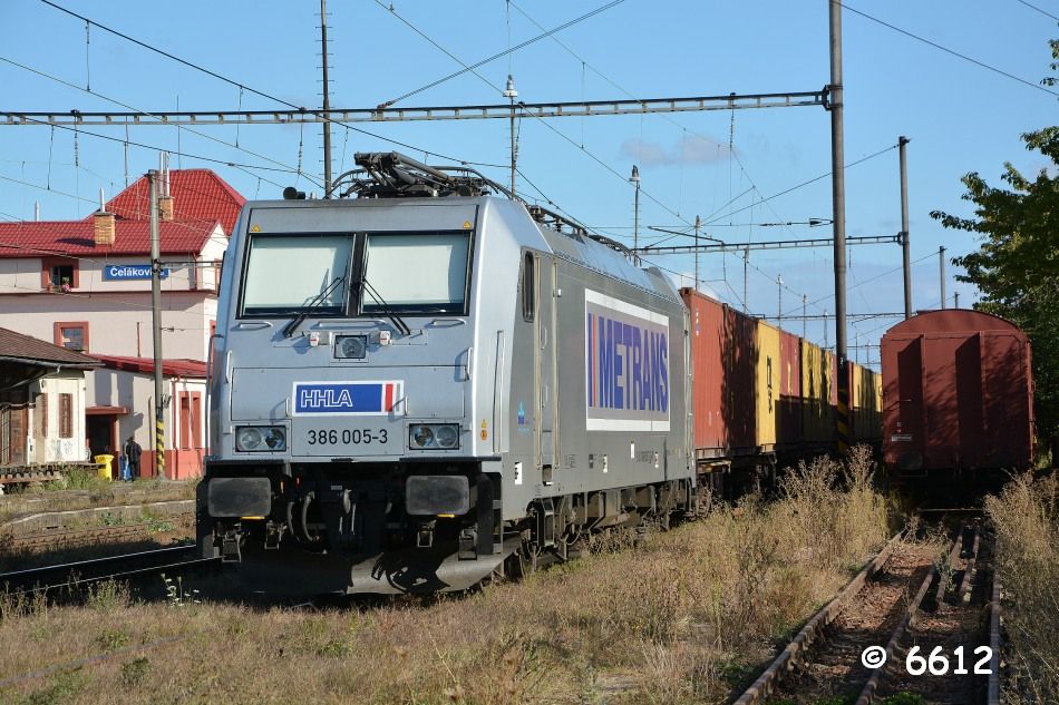 386 005-3 odstavena ve stanici elkovice v ele vlaku relace .Tebov - Leipzig-Wahren, 27.9.2015