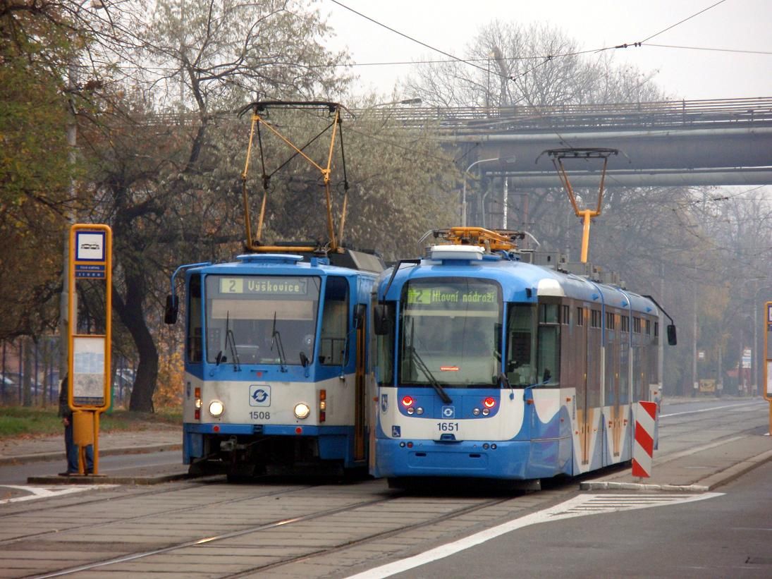 Ob obousmrn tramvaje na d-2 u Star ocelrny