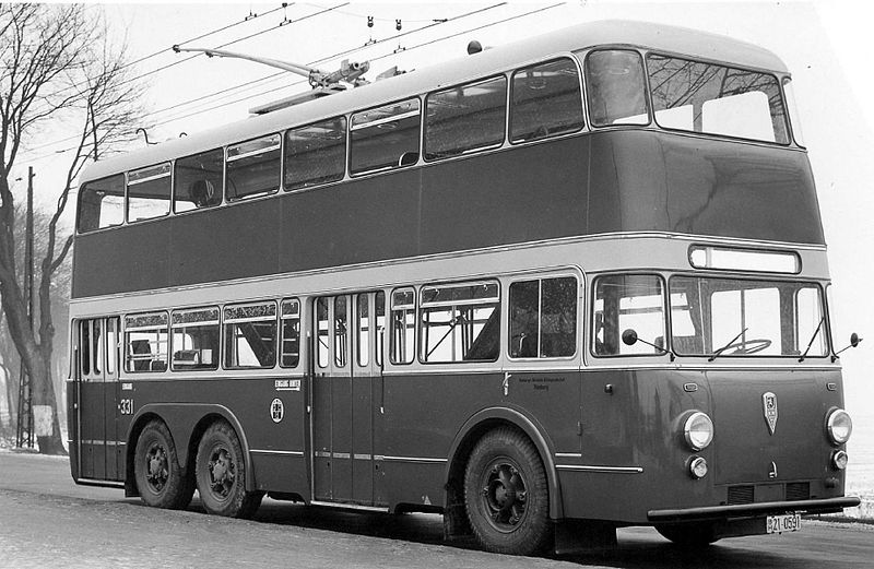 D 800px-Fleestedt_1953_Harburg_o-bus_O-4_-_43