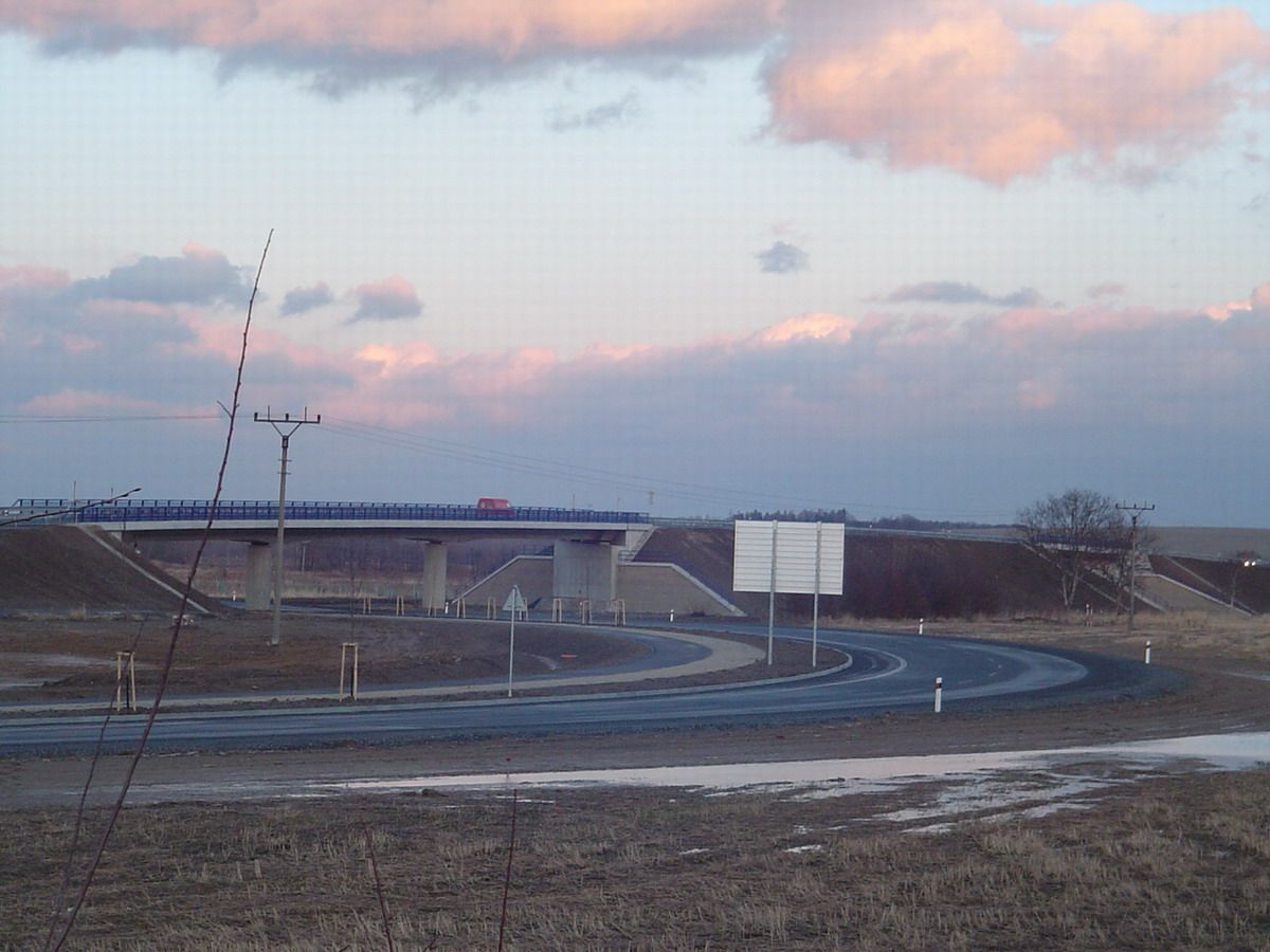 Mosty na silnici 464, lev pro tra na letit Monov, prav jako spojka v trianglu do Sedlnice