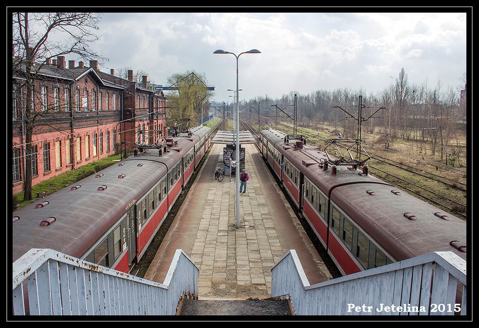 EN57-1777 + EN57-1815, 28.3.2015, Sosnowiec Poudniowy
