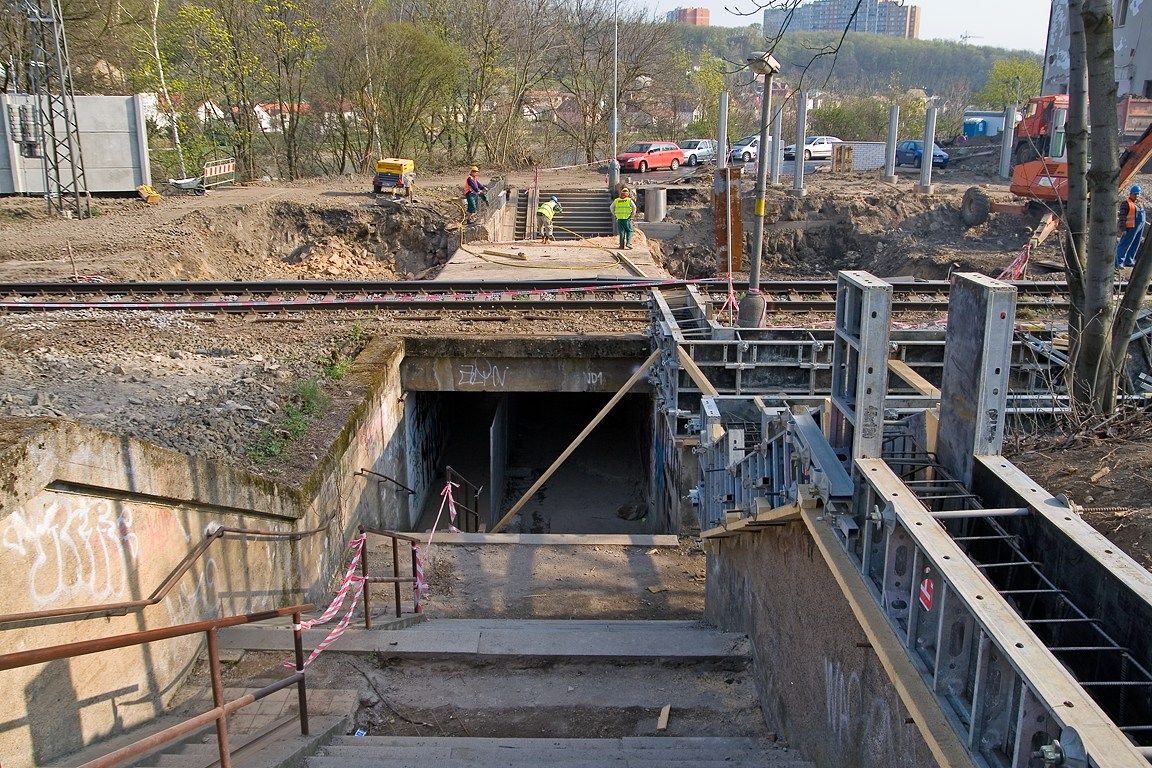 Podchod pro p v Kyjch ek beton novch ms.