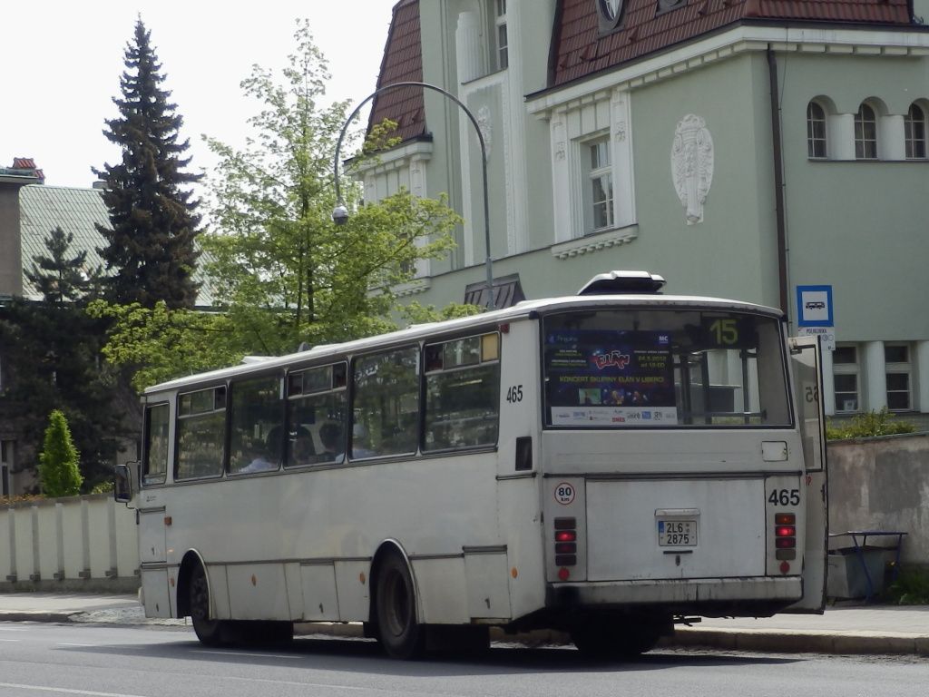 autobusov zastvka Poliklinika se 465