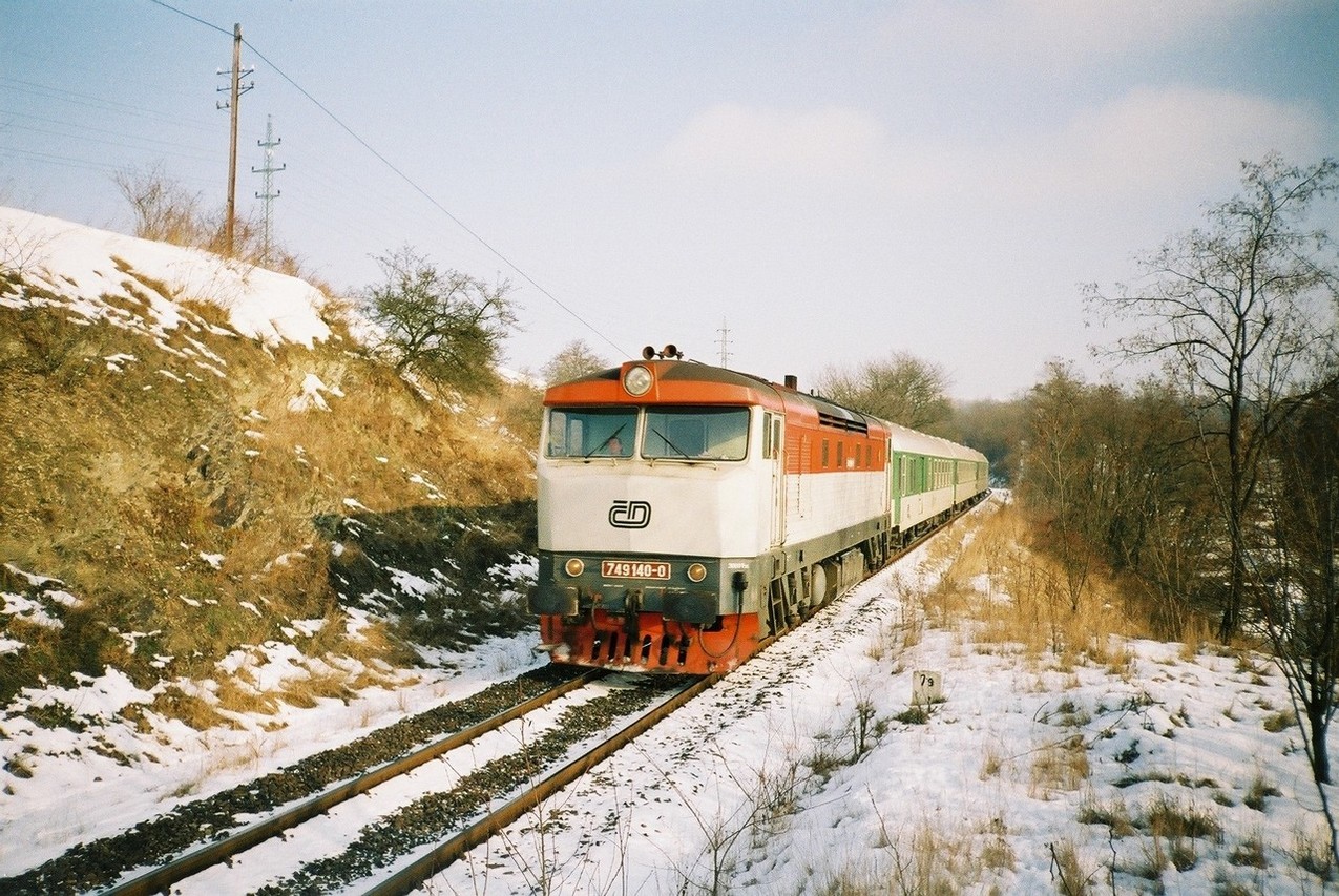 749.140 v Os 2506 z Phy Mas.n. se bl do Rakovnka, 12.1.2002