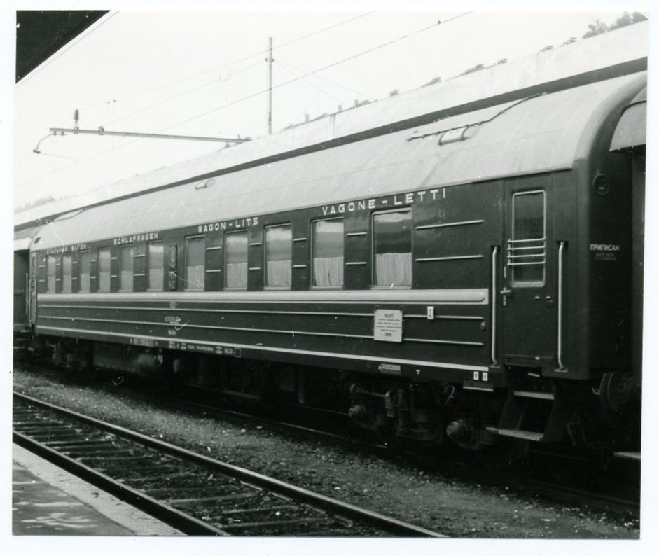 pm vz SD Togliatti-Torino na stanici Torino Porta Nuova dne 26.9.1970