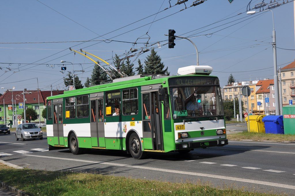 Trolejbus 14 Tr . 437 v posledn den svho provozu v Plzni. Foceno v Plzni na Slovanech 8.9.2016