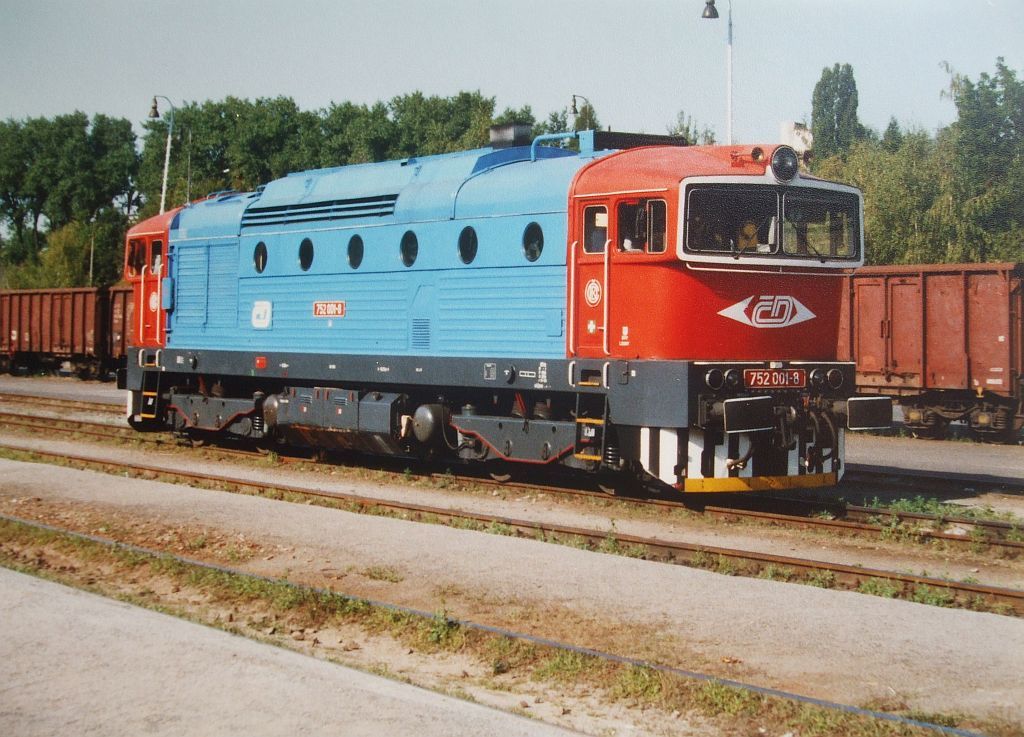 752 001 Slan (8. 2004)