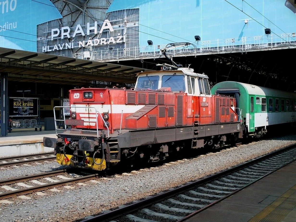 111.035 pi posunu  st. Praha hl.n., 27.7.2012