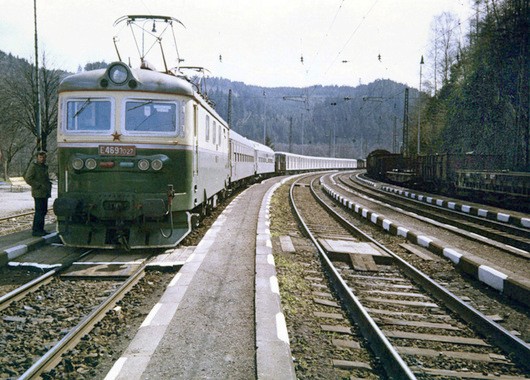 Do Prahy prv pijela lokomotiva s prvnmi soupravami metra typu Es