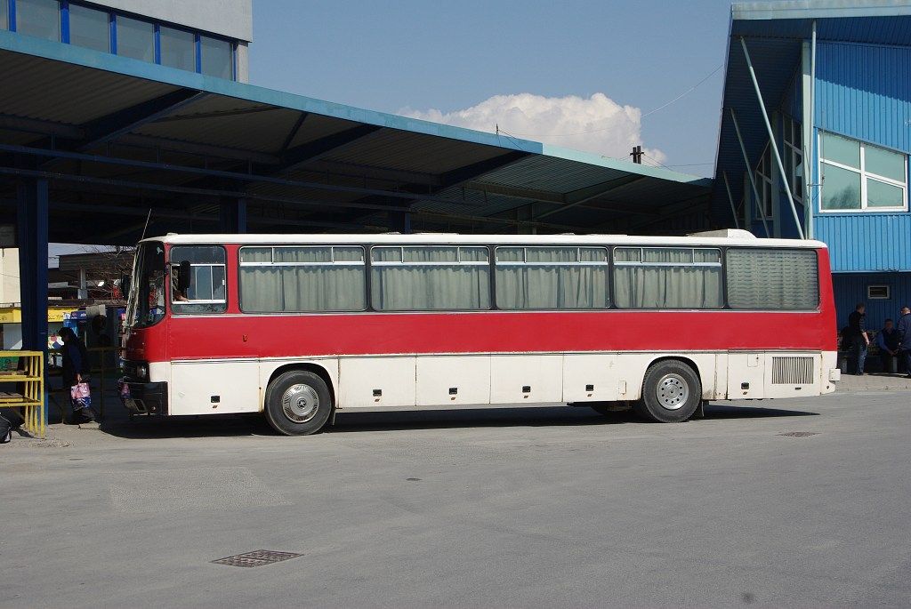 8.4.2010 - Koice autobusov ndra, Ikarus na lince Koice - Uhorod