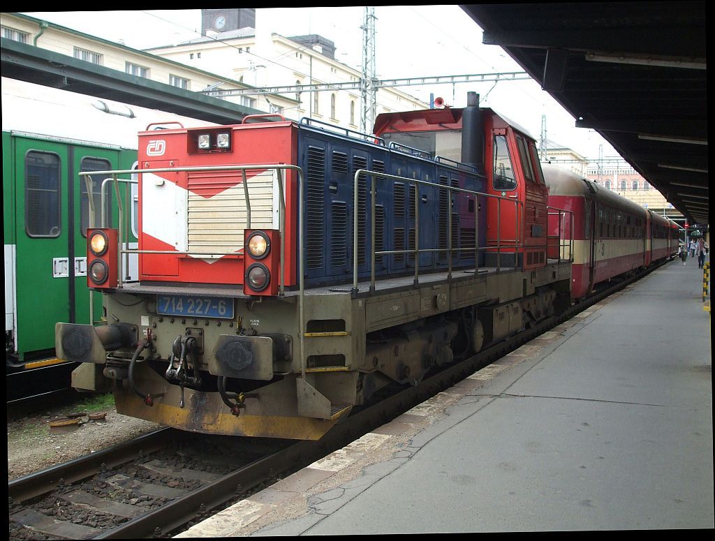 714 227 Sp 1710 Praha-Masarykovo (12. 5. 2011)