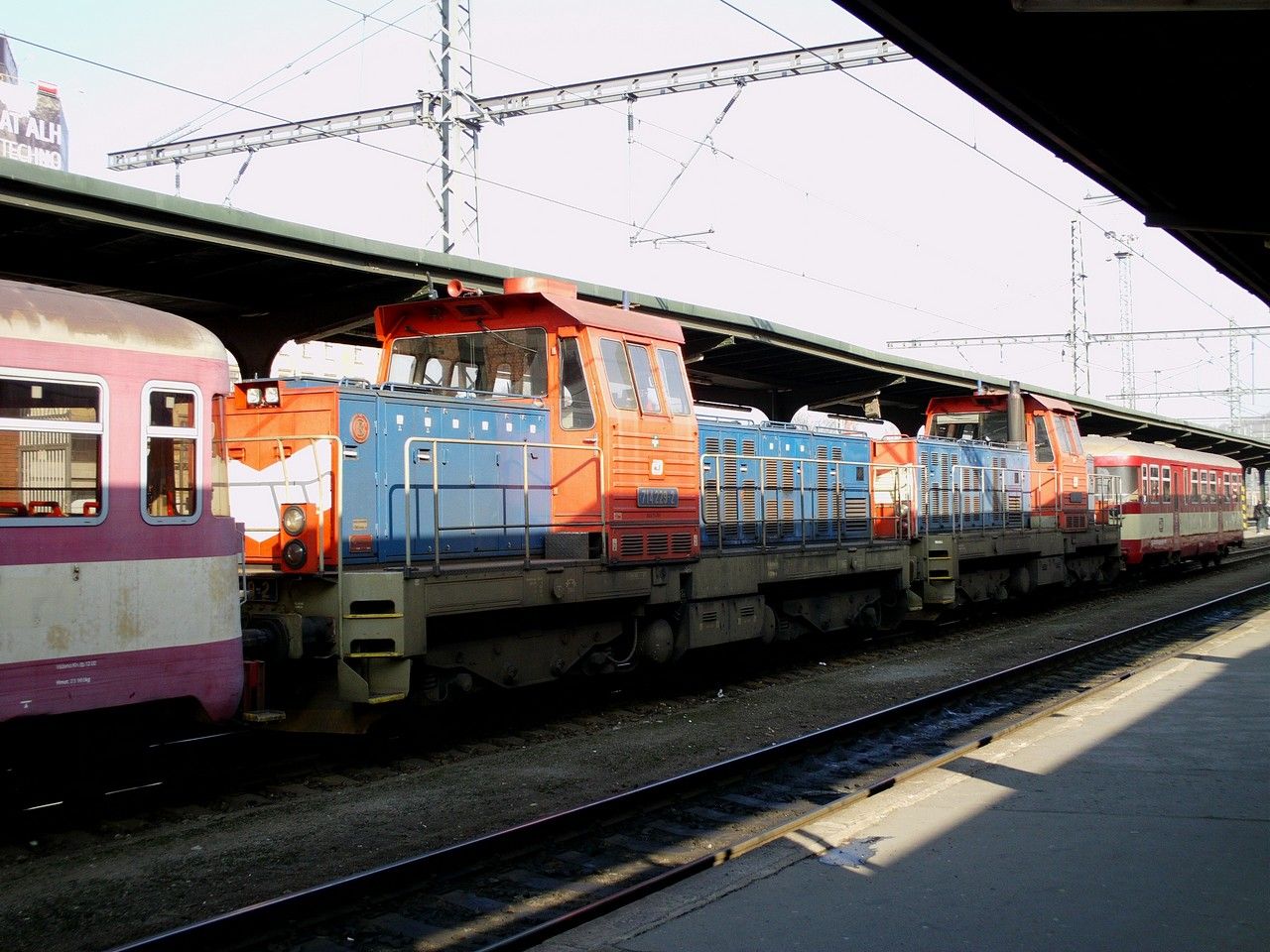 Lokomotivy 714.229 & 215 na praskm Masarykov ndra, 1.3.2011
