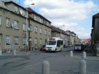 Ulice Komenskho v mst ken s ulic Hromdkovou.