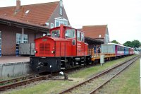 Osobn vlak s lokomotivou . 3 u nstupit ndra Langeoog.